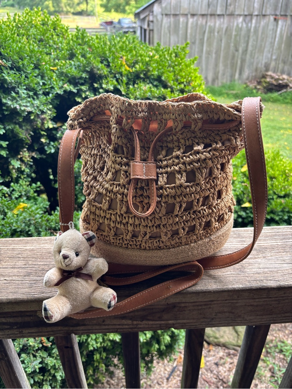 Universal Thread Woven Straw Bucket Crossbody Bag in Tan NWOT